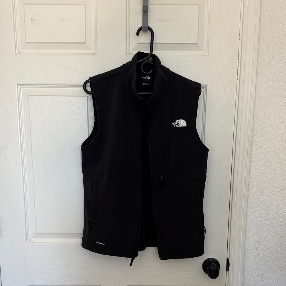 The North Face Men's Sleek Black Vest